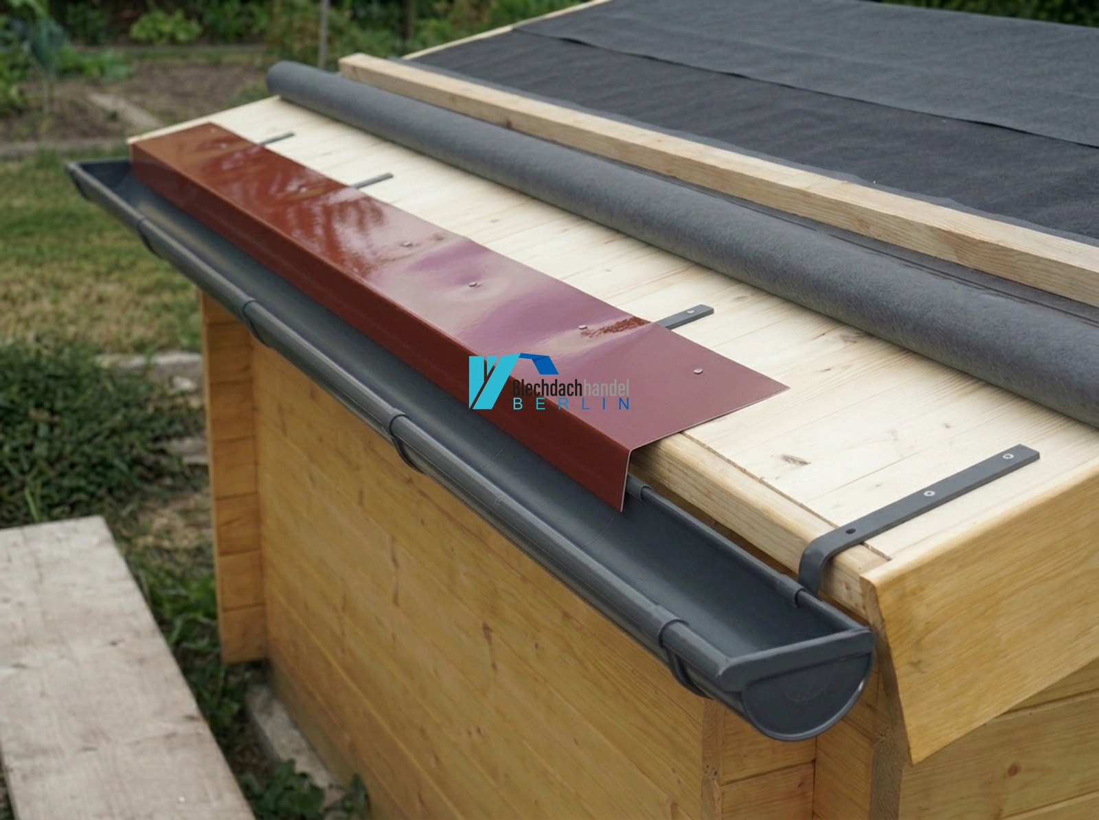 Traufblech RAL 3009 - oxidrot – 0,5mm glänzend 25 µm Polyester — Detailansicht