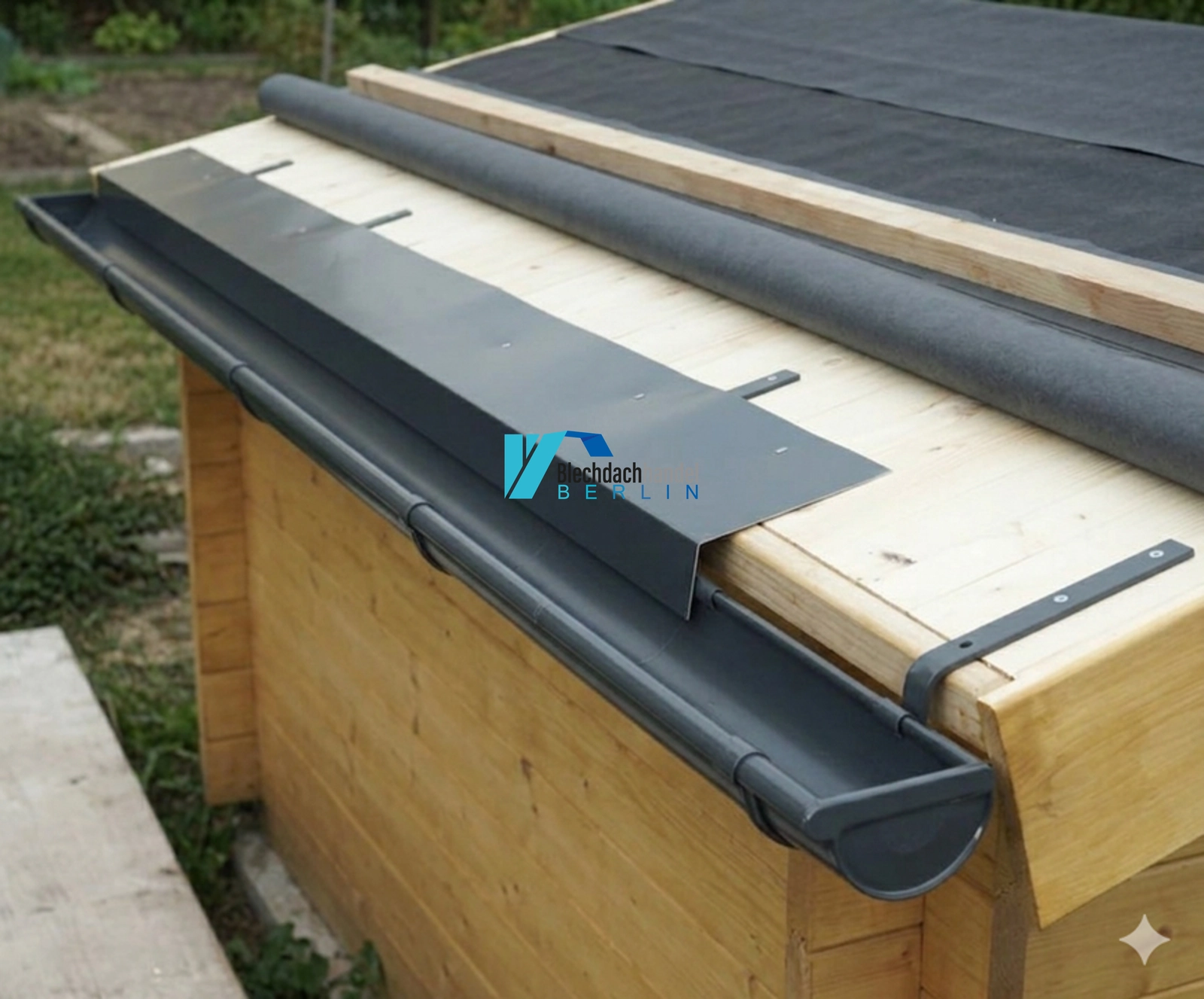 Traufblech RAL 7016 - anthrazit – 0,5mm matt 35µm Polyester — Detailansicht