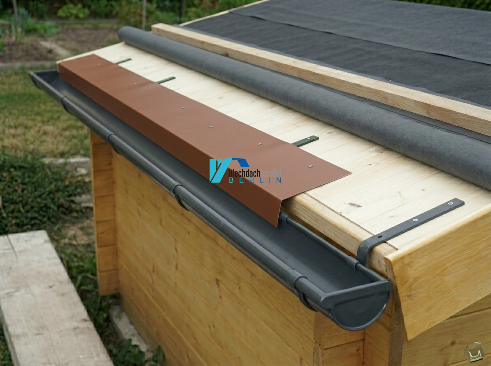 Traufblech RAL 8004 Ziegelrot – 0,5mm matt 35µm Polyester — Detailansicht